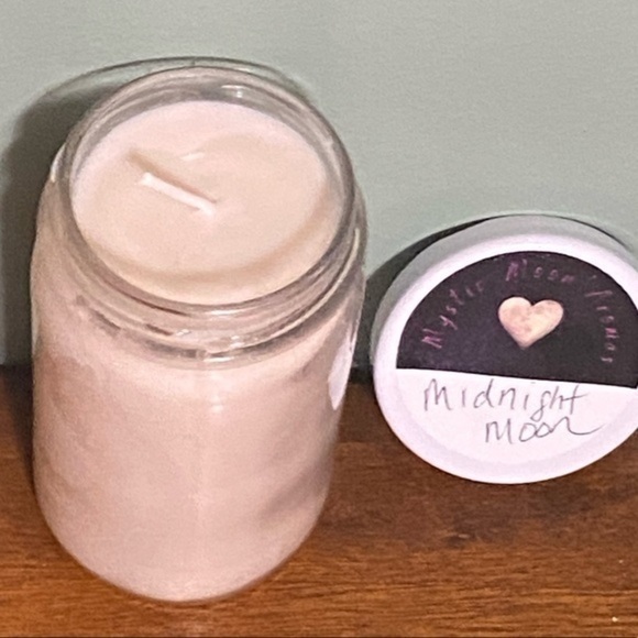 Midnight moon 🌙 soy candle - Picture 4 of 4